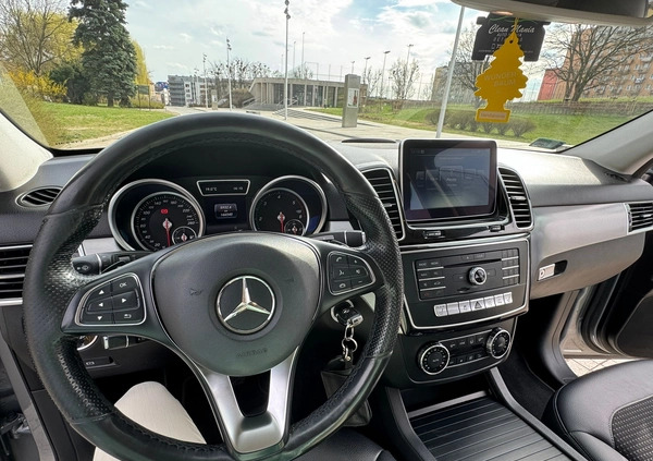 Mercedes-Benz GLE cena 141000 przebieg: 167000, rok produkcji 2015 z Opoczno małe 121